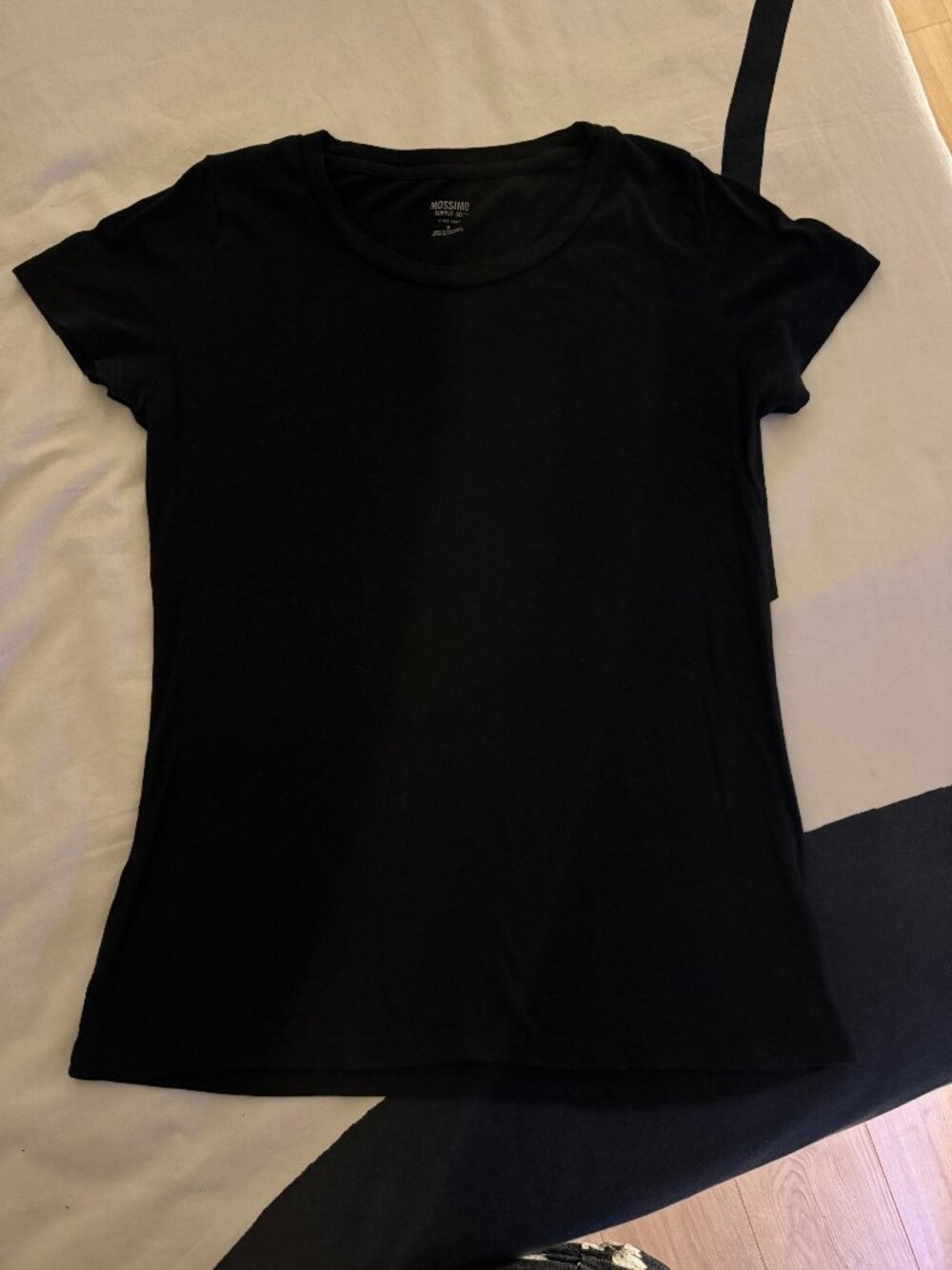 EUC Mossimo Black Crew Neck T-Shirt Basic Tee Sz M